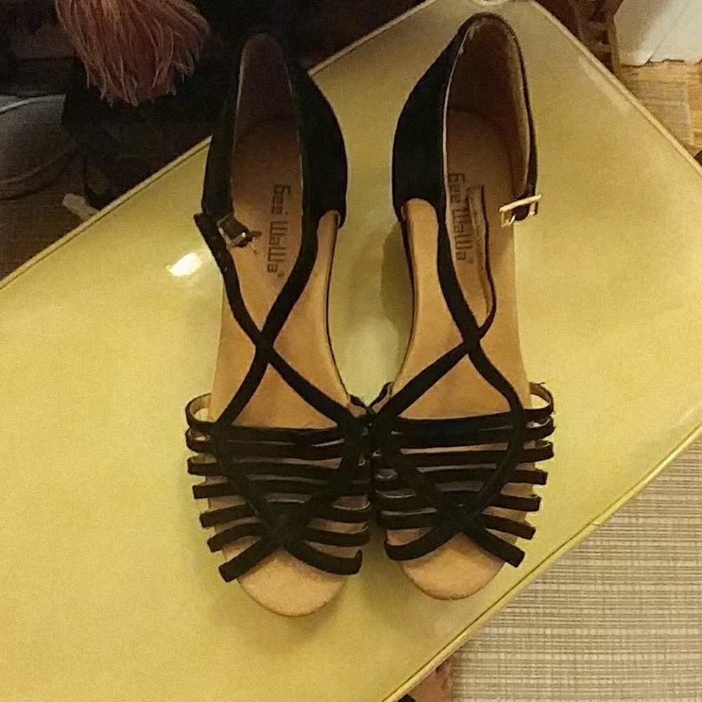 Gee Wa Wa sandals